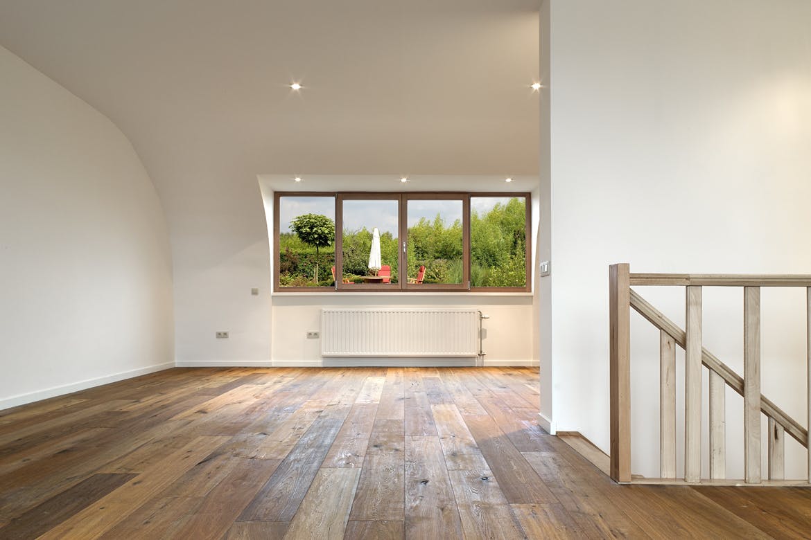 EMPTY LOFT-Mockup-01